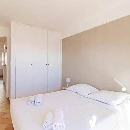 Spacious T3 Near The And Station Holiday home *