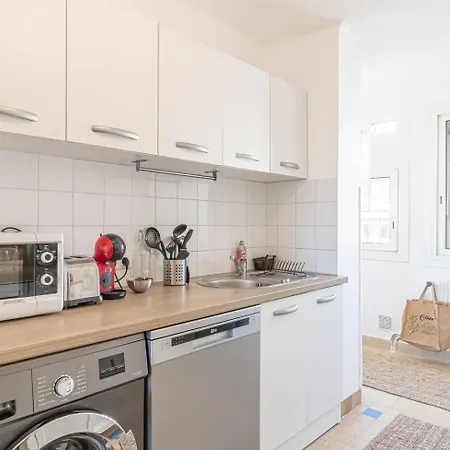Spacious T3 Near The And Station Holiday home